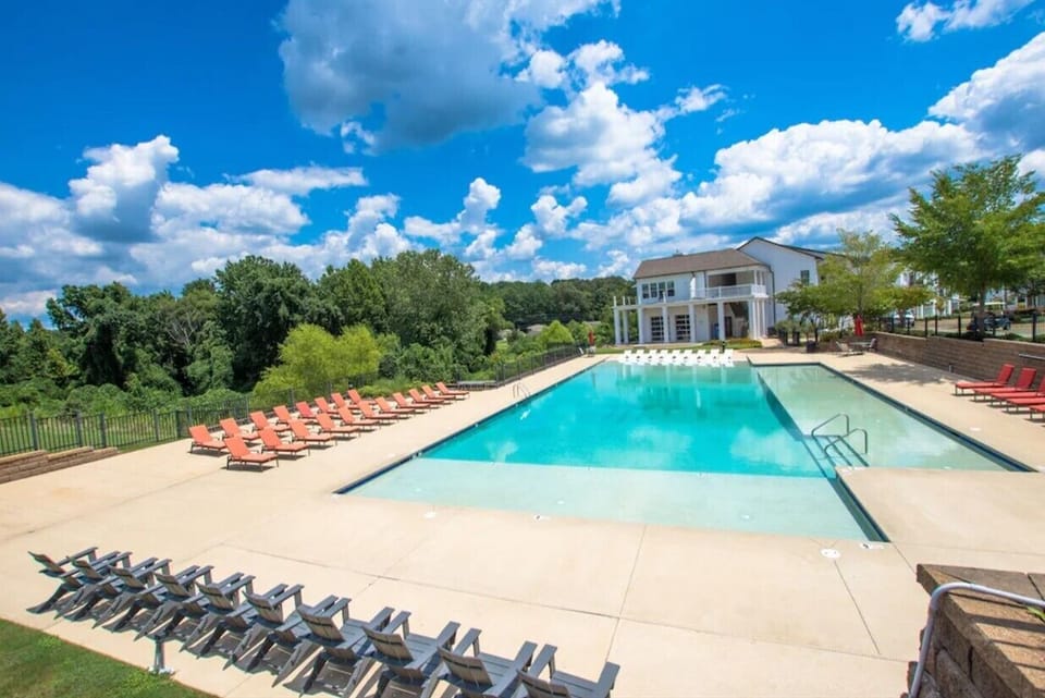 Rowandale Community Pool Access!