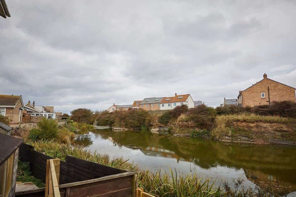 The Bach, Beadnell - Host & Stay