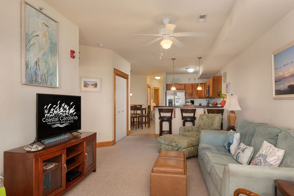 LSC209: La Dolce Vita II | Living, Kitchen and Dining Areas