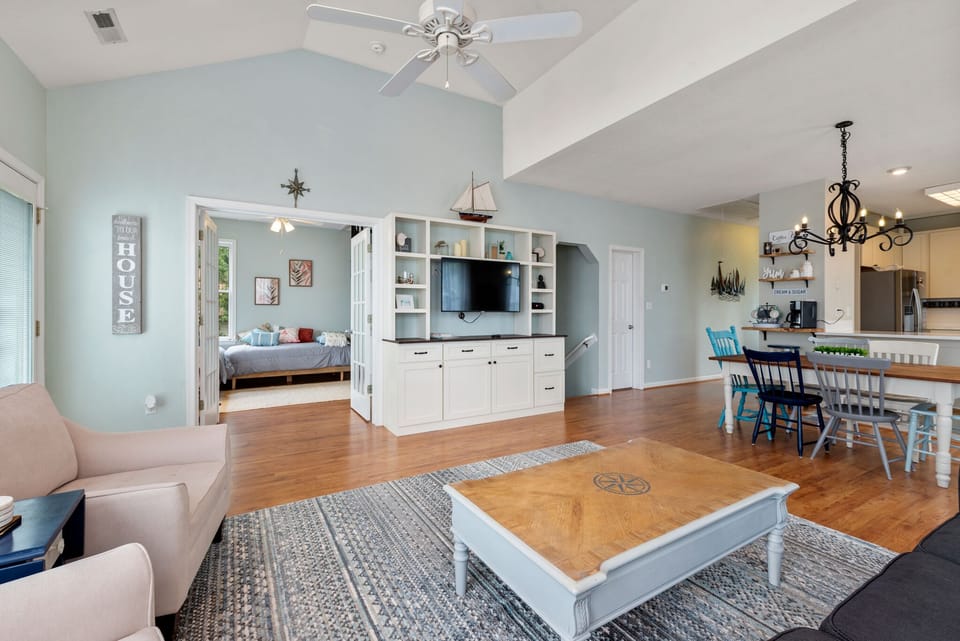 KDN9806: Pura Vida | Mid Level Living Area