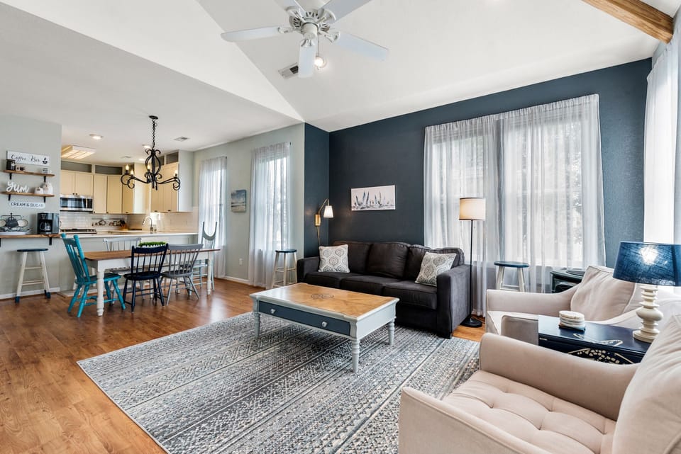 KDN9806: Pura Vida | Mid Level Living Area