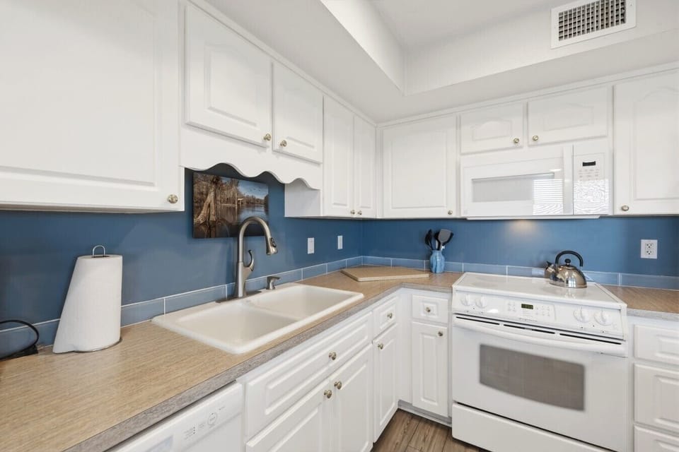 Brand new backsplash