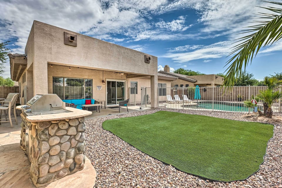 Private Backyard Area | Pet Friendly w/ Fee