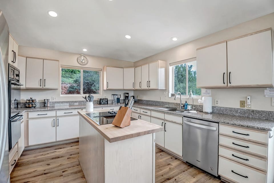 Lots of Counter space!