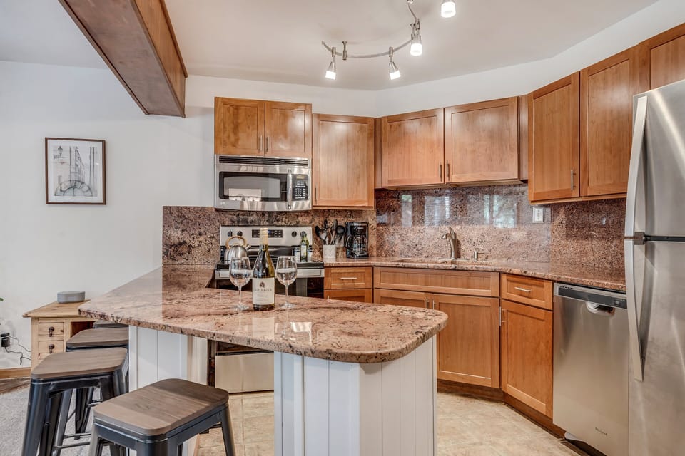 Full kitchen