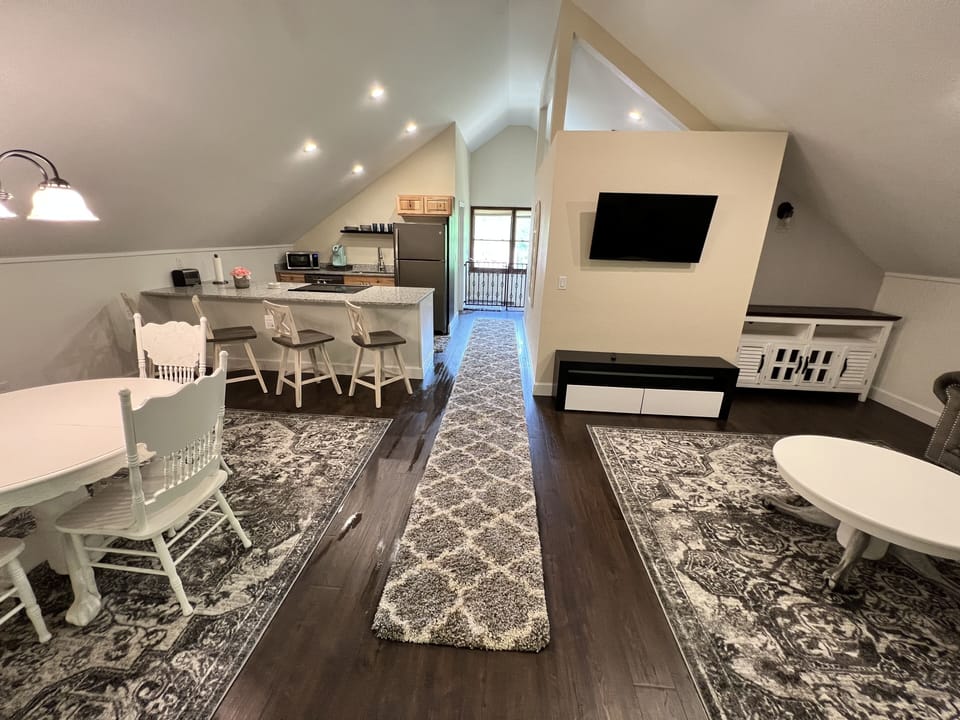 Open concept living, dinning and kitchen