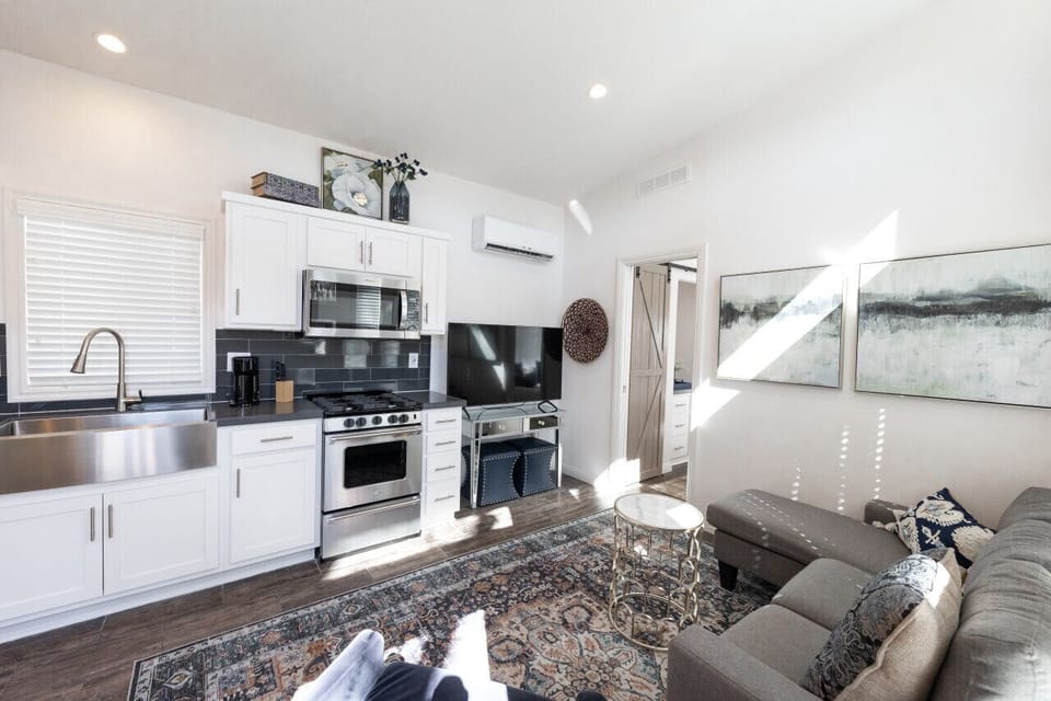 Living Room/Kitchen