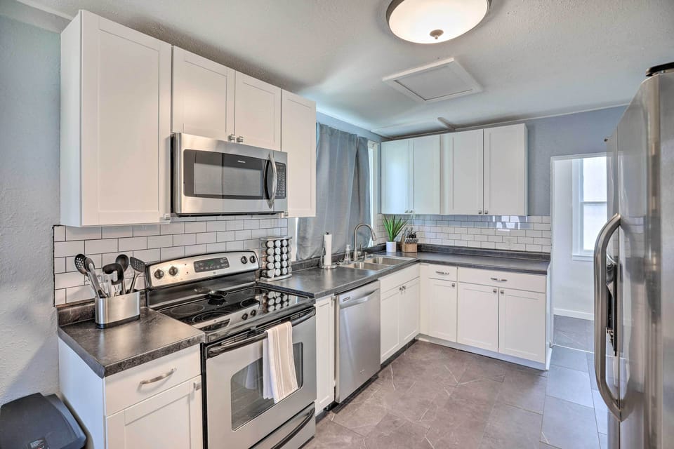 Kitchen | Coffee Maker | Dishwasher | Spices | Wine Glasses | 2-Story Property