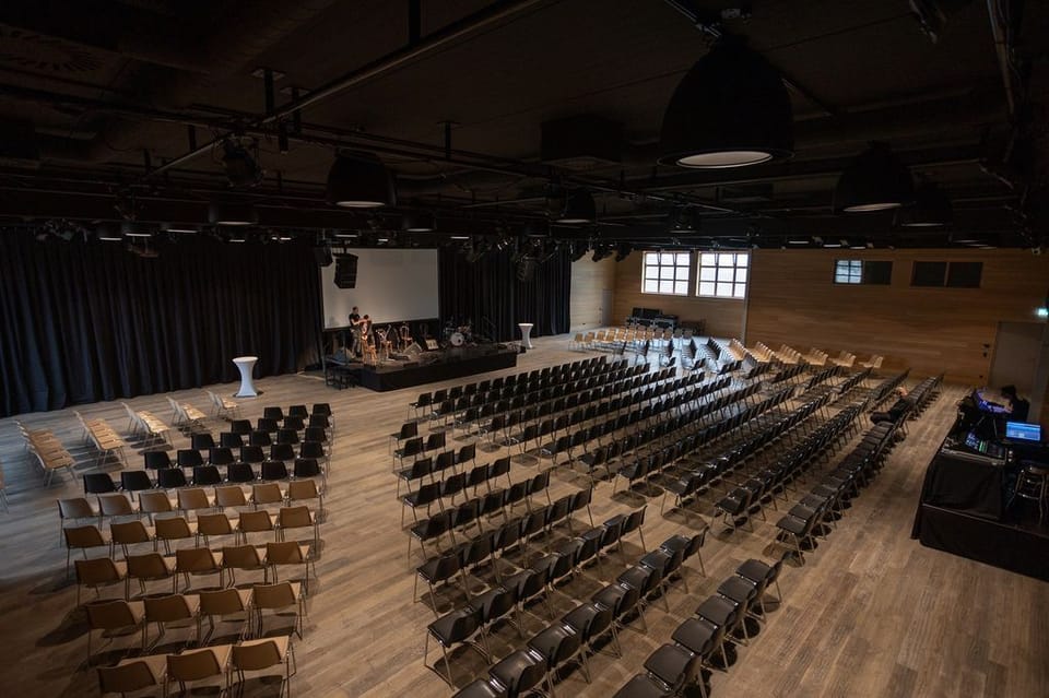 Banquet hall