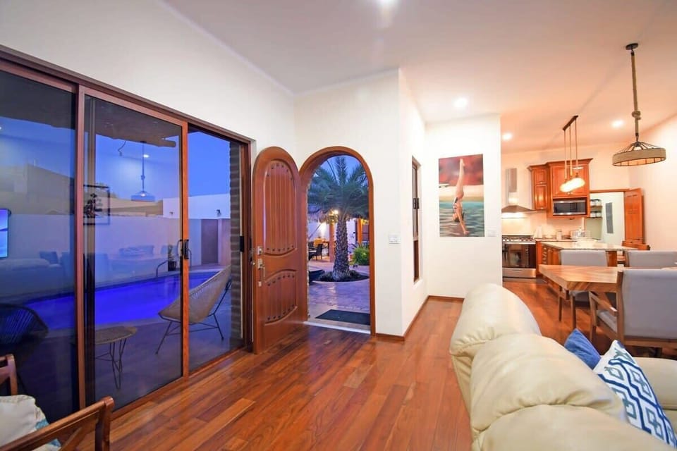 Open the doors for a nice indoor/outdoor flow of air