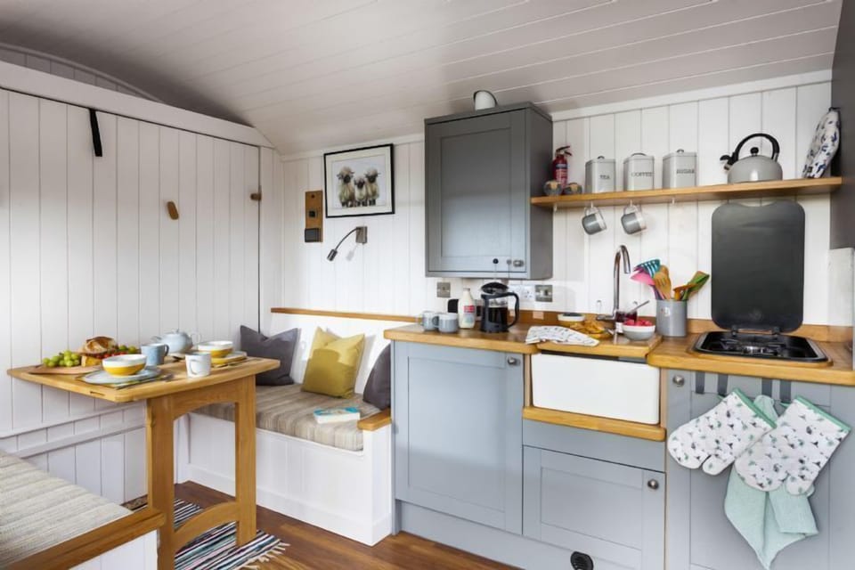 air-source heating makes this a cosy little hideaway at all times of year