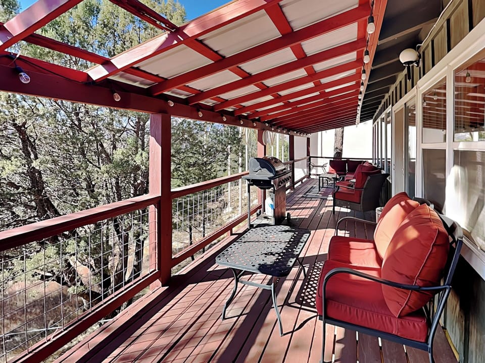 Welcome To Nana & Papa's Mountain Retreat!