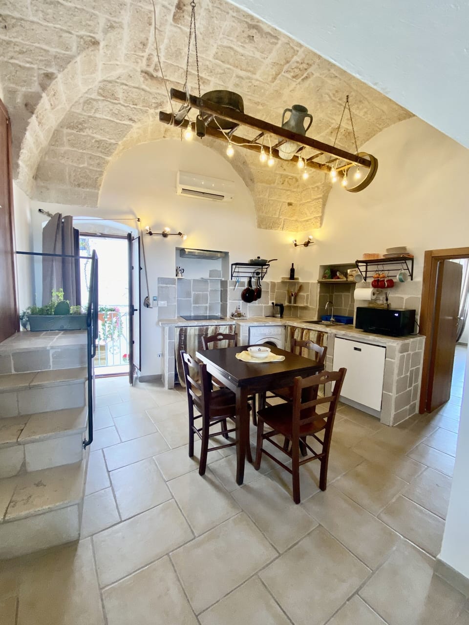 Fully equipped kitchen