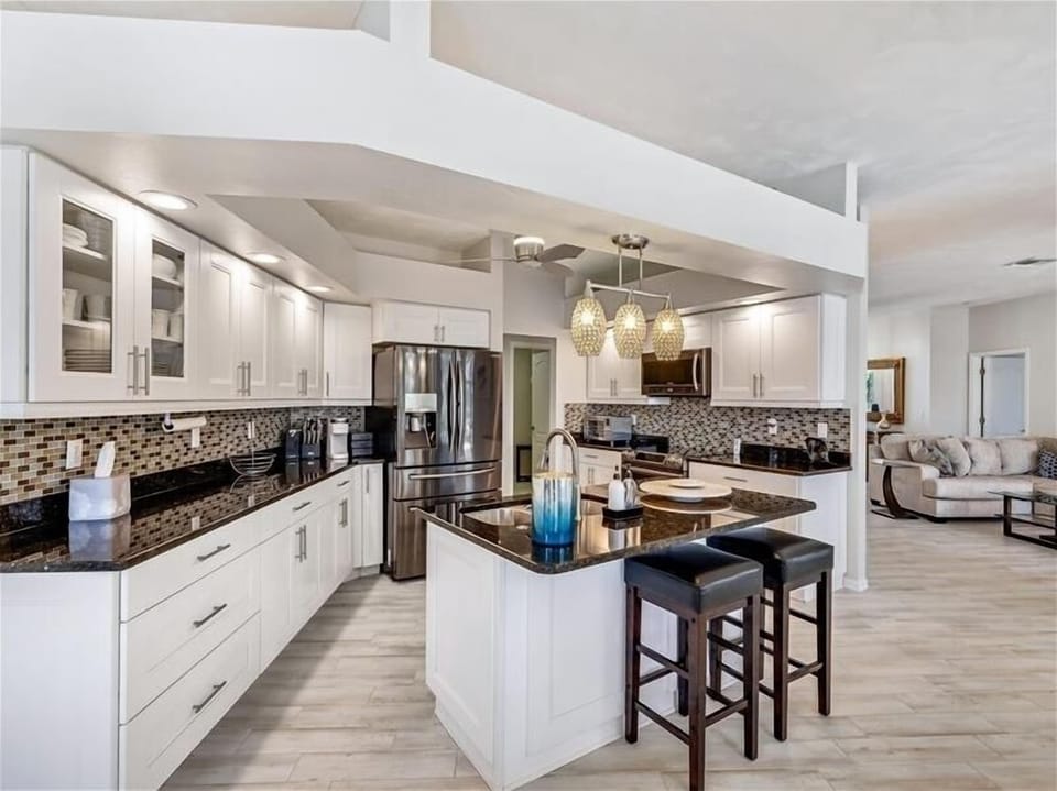 Fully Stocked Kitchen