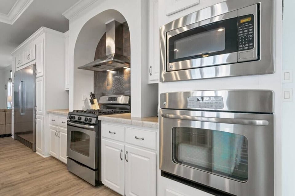 Gorgeous kitchen with ample counter space for cooking and gathering.