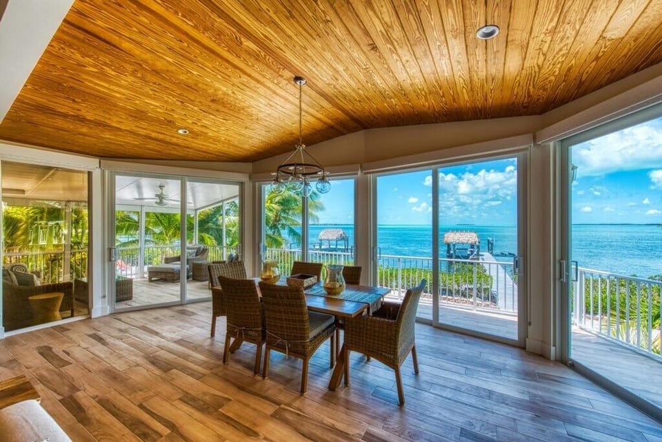 Lime-Key-Dining-Area-Oceanfront-View-Florida-Keys-Luxury-Rentals