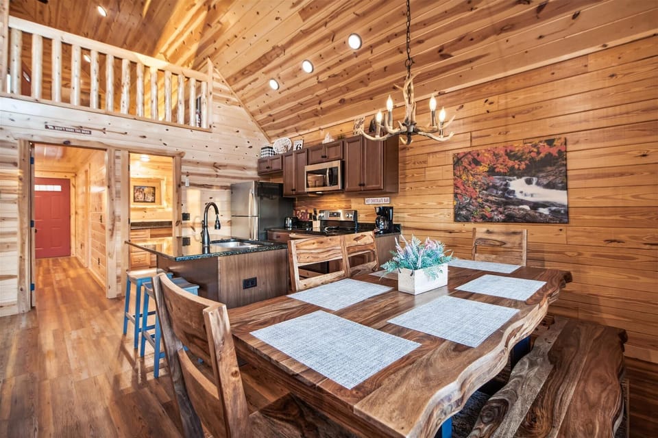 mainlevel-diningroom-_kjh8208