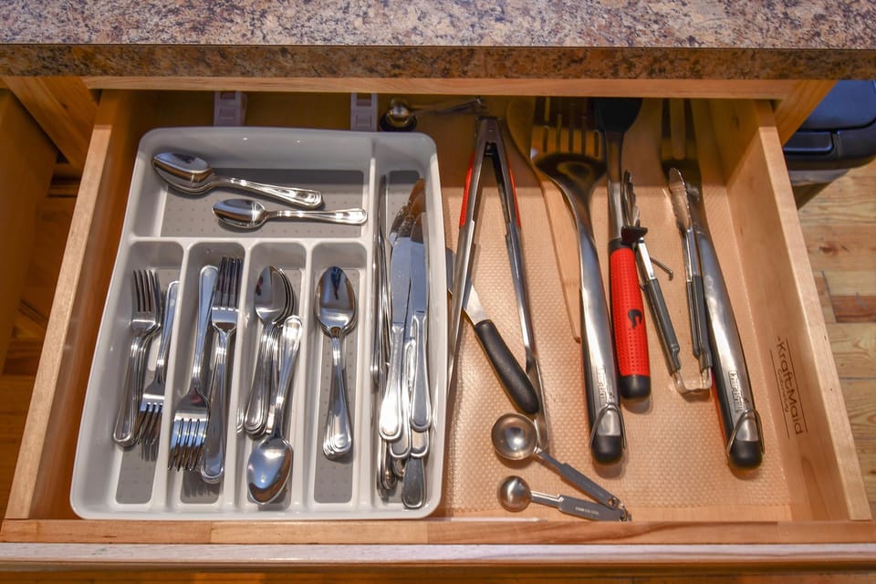 Fully equipped kitchen.