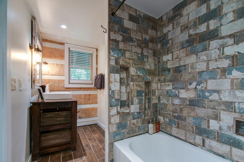 secondary bath