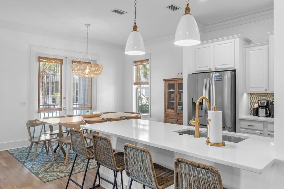 Spacious kitchen island.