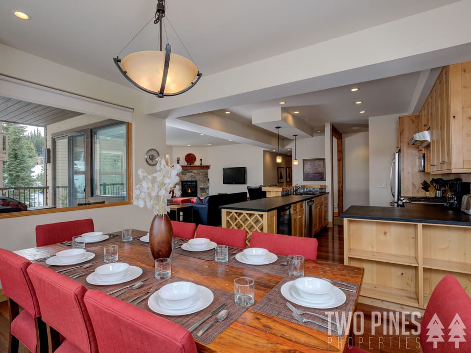 Dining Area for 8