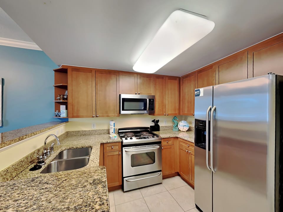 Fully Equipped Kitchen with Stainless Steel Appliances