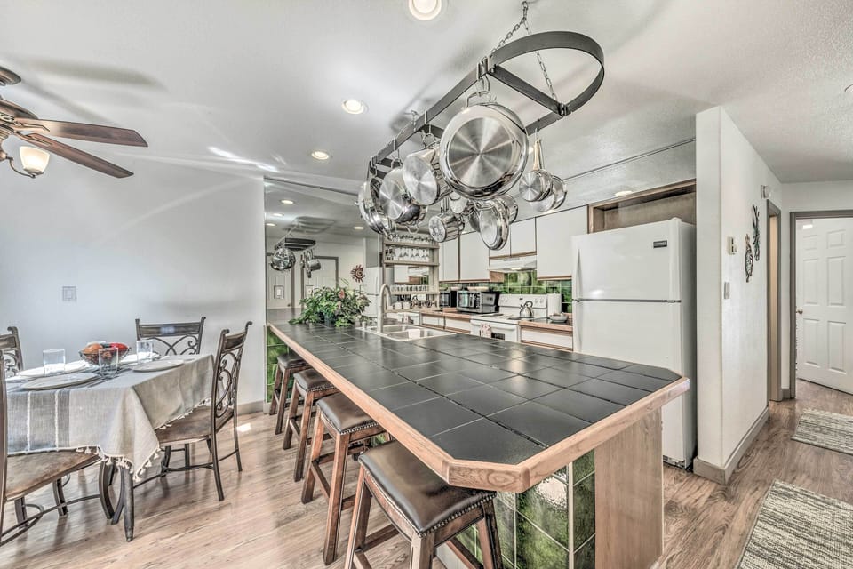 Kitchen | Cooking Basics | Coffee Maker | Paper Towels/Trash Bags Provided