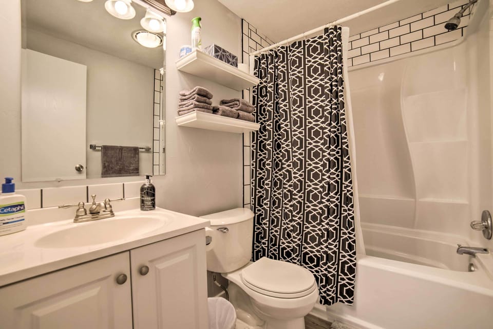 Full Bathroom
