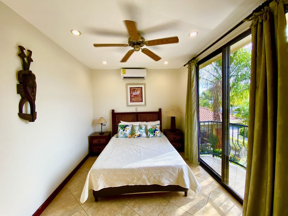 Guest bedroom