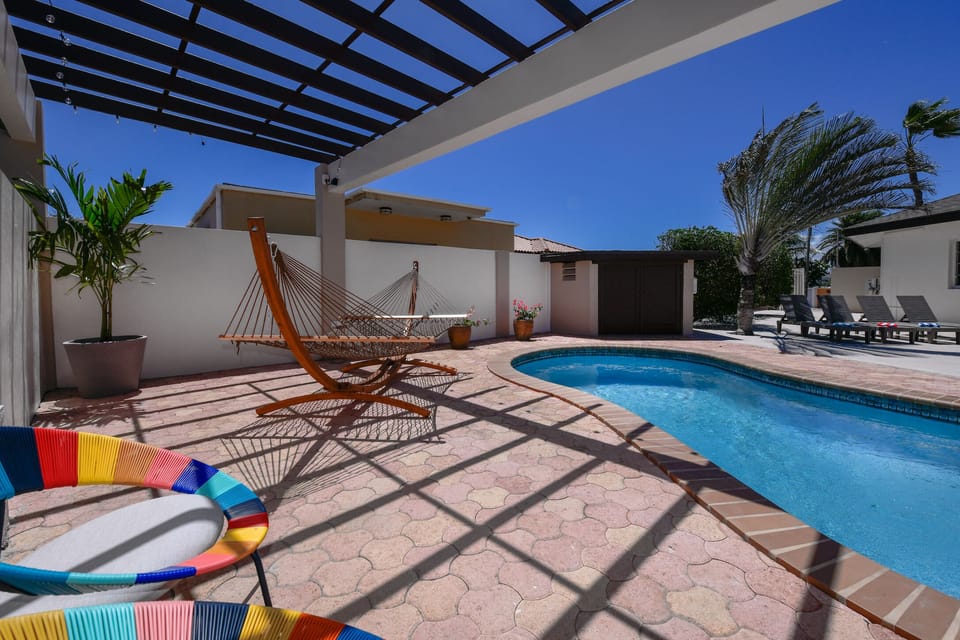 Constant Trade Winds on Patio 