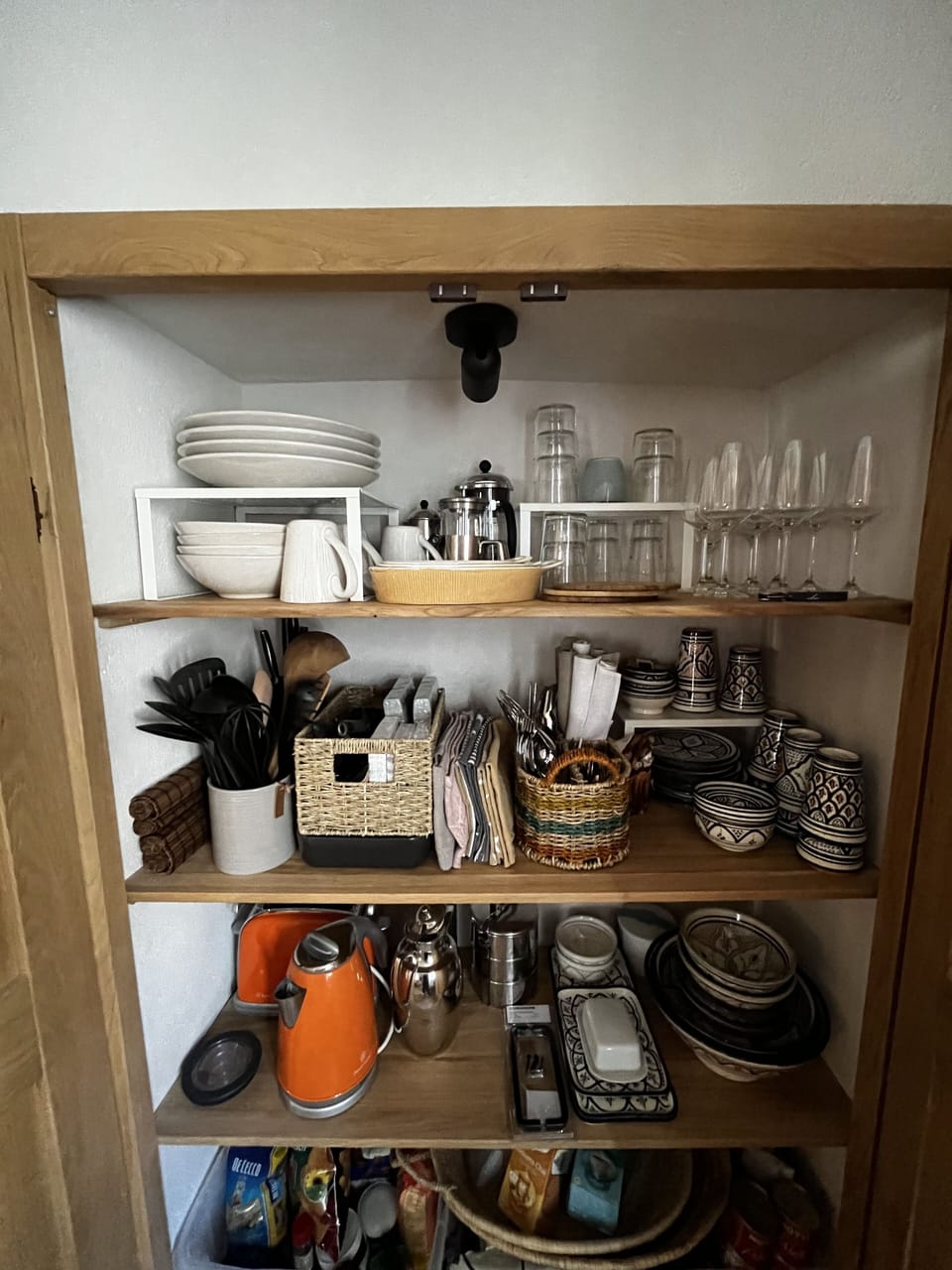 Tableware and kitchen accessories