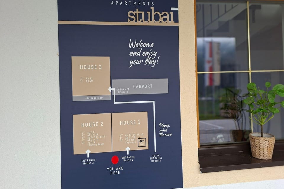 Entrance / Reception