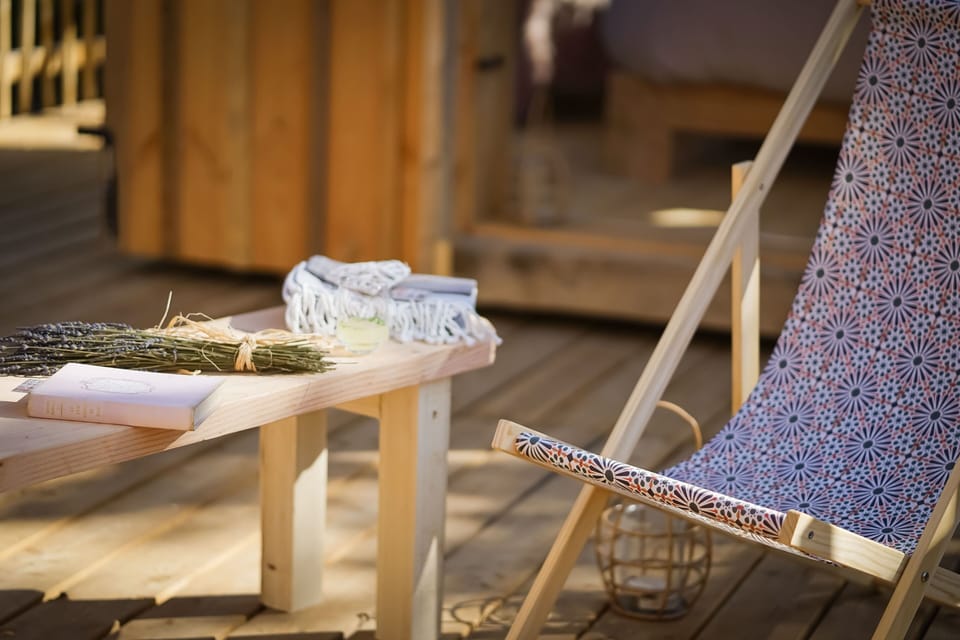 Cabane Perchée au Concept Unique sur Rails Cabin in Nouvelle-Aquitaine