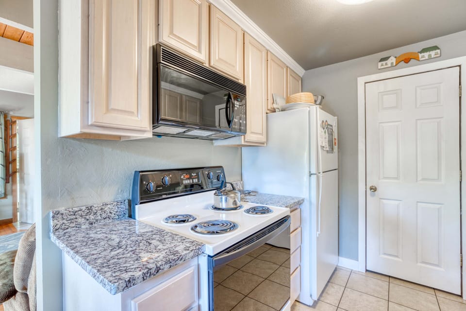 Kitchen with Amenities