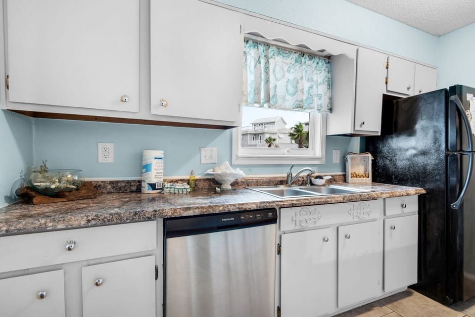 Full kitchen