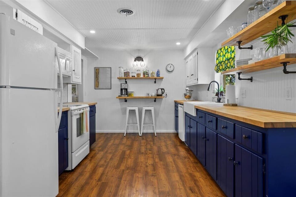 Fully stocked kitchen