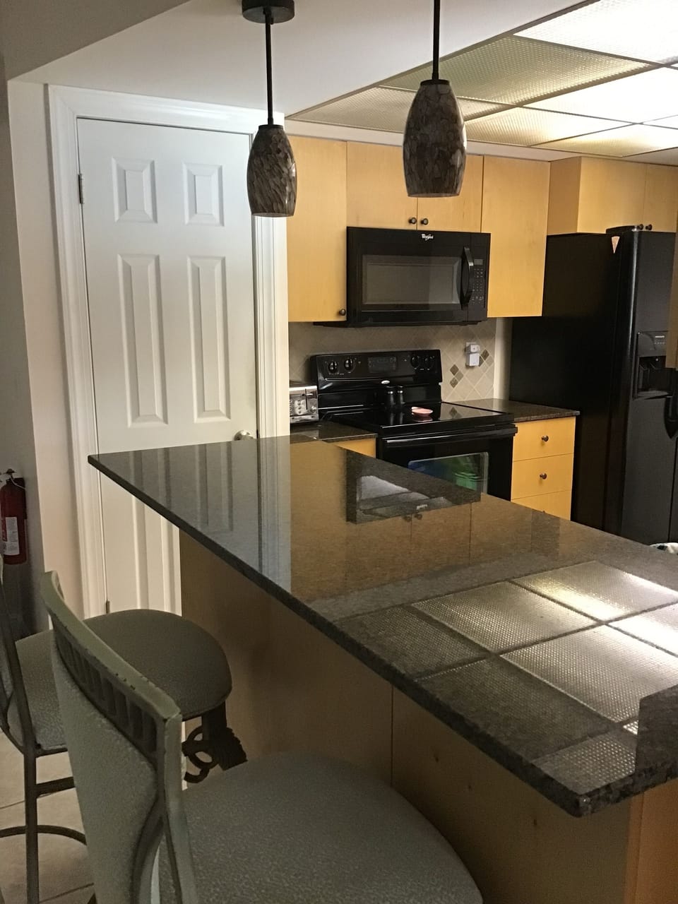 Bar Top Seating in Kitchen - Spacious 4 shelf Pantry