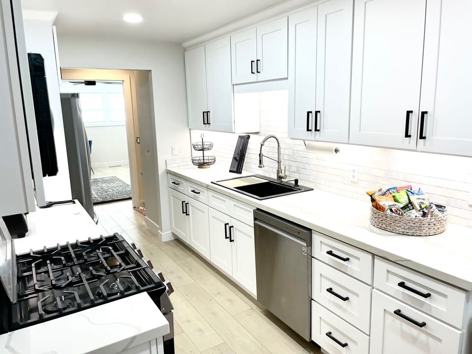 Kitchen - gas range, microwave, dishwasher, refrigerator