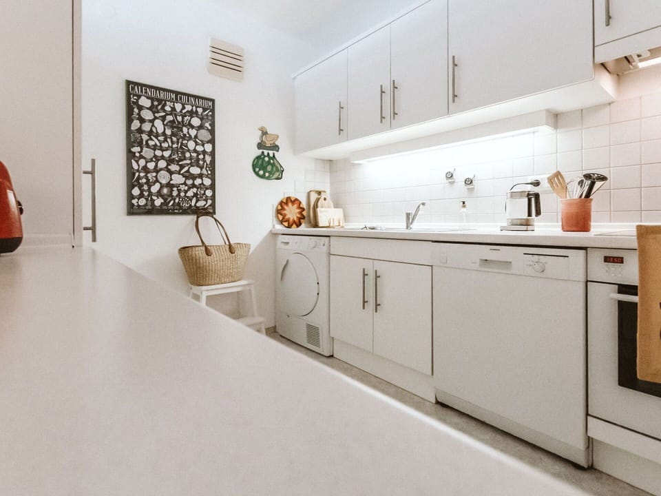 Cabinetry, Property, Countertop, Building, Sink, Interior Design, Drawer, Floor, Tap, Flooring