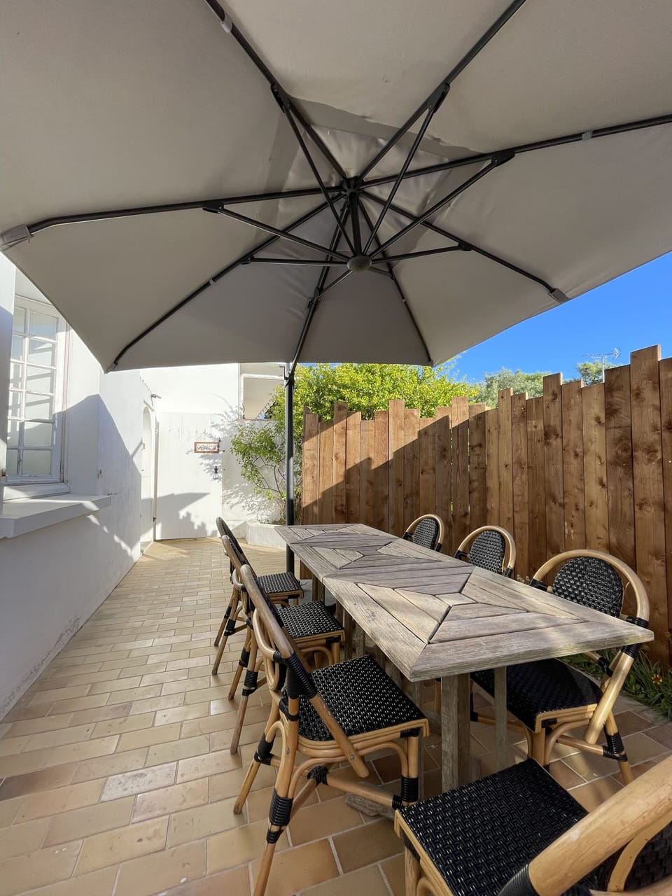Outdoor dining