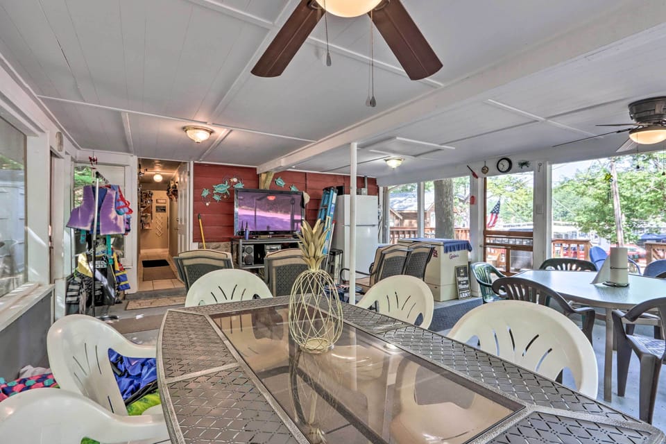 Screened Porch | Gas Grill