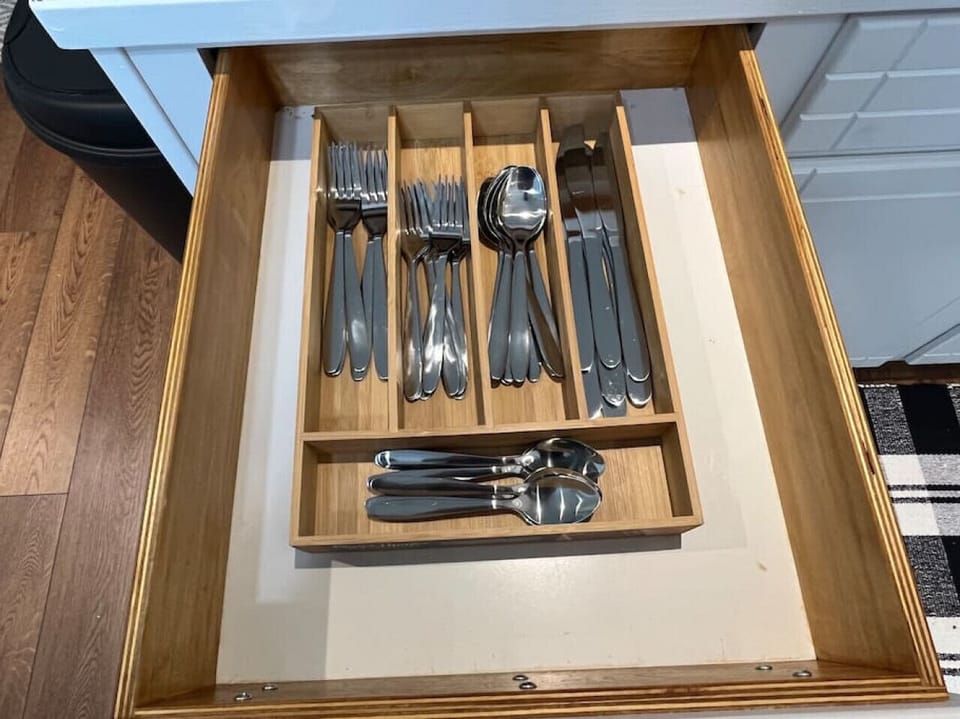 Utensils for 8