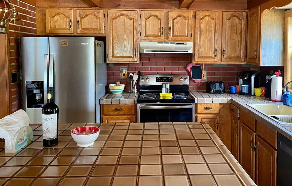 Main floor kitchen