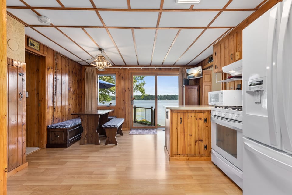 Cabinet for dry food storage (under TV)
Breakfast nook for eating or board games
