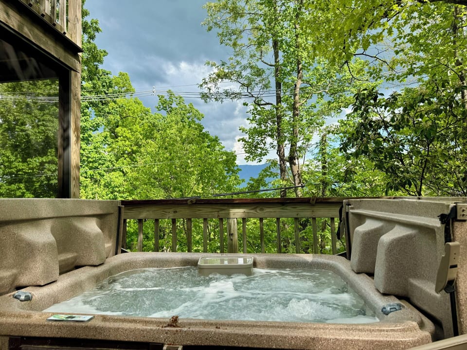 SUMMER HOT TUB VIEW