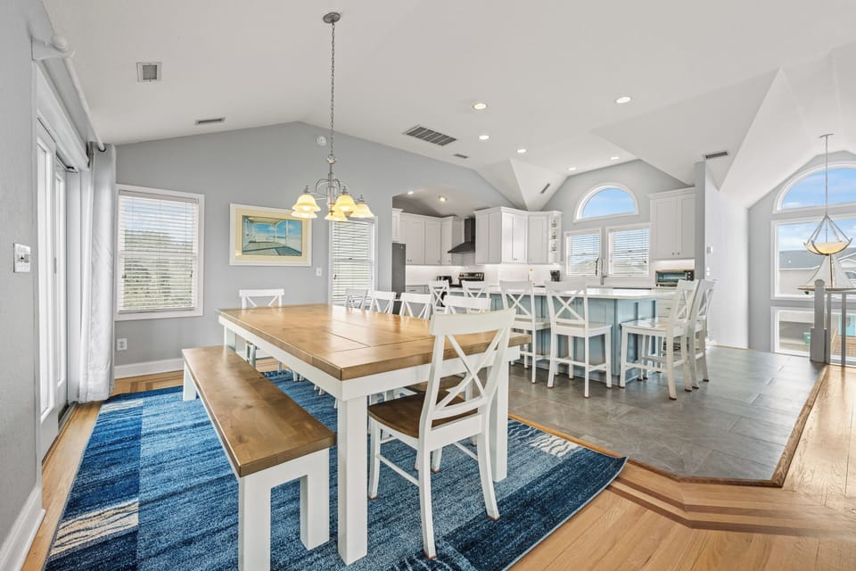 Dining Area - Top Level