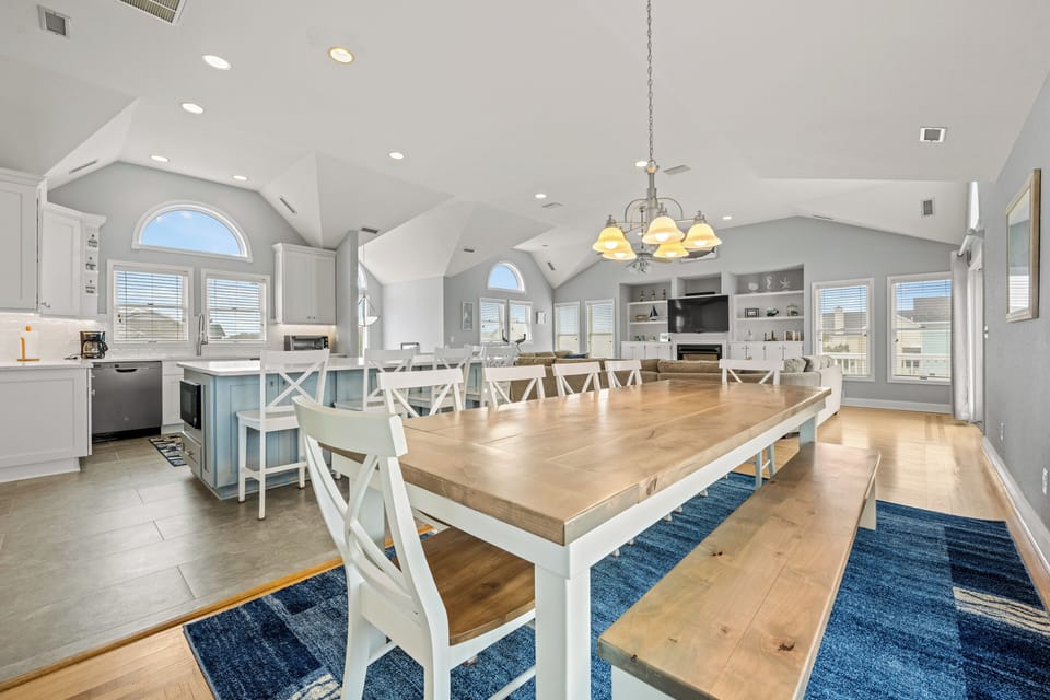 Dining Area - Top Level