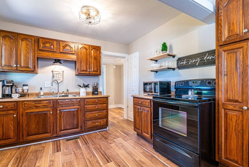 Large full size kitchen