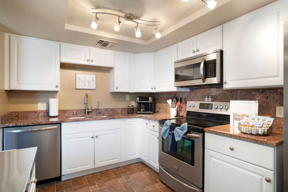 Fully equipped kitchen for cooking anything, big or small.