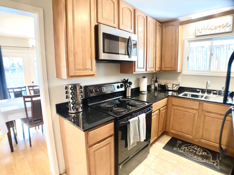 full kitchen